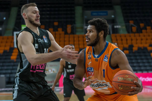 些比赛中 些比赛中