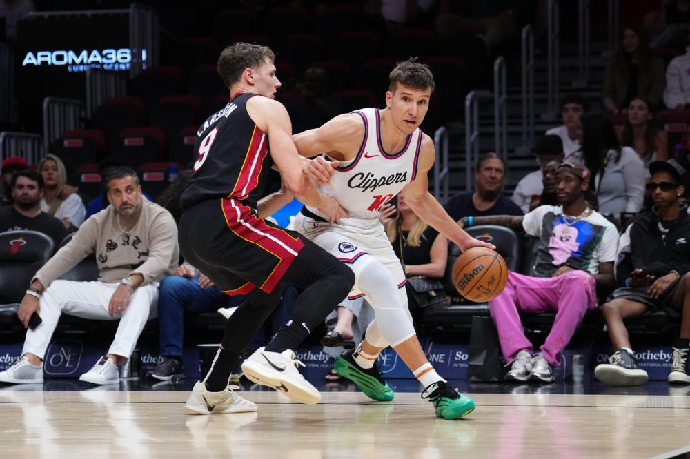 示出惊人的 示出惊人的